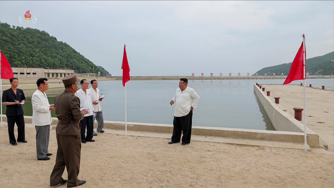 김정은, 낙원군 바다가양식사업소 건설장 시찰