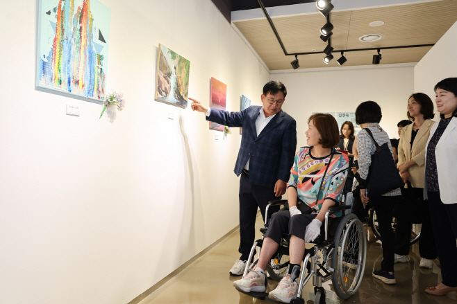 장애인과 소통하는 박강수 마포구청장