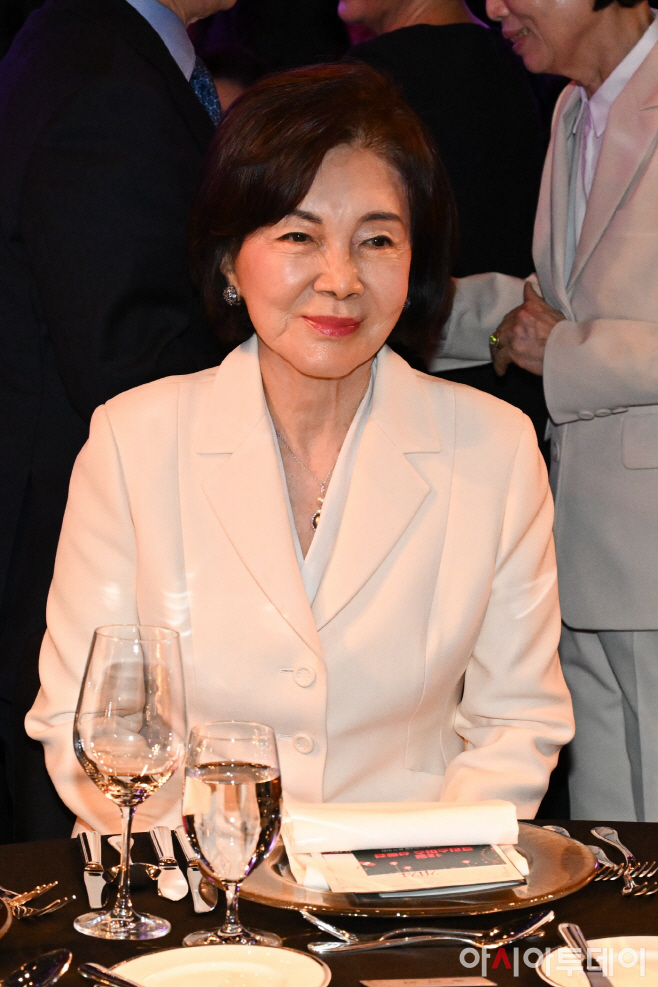 홍라희 정재훈 기자