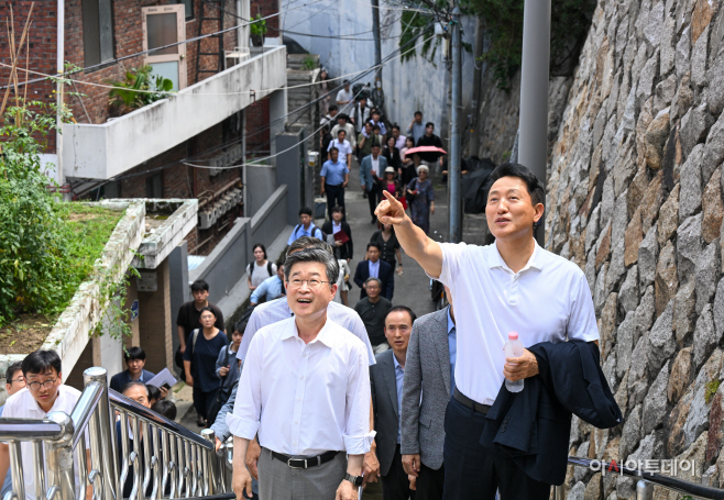 [포토] 신당9구역 재개발 사업 현장 둘러보는 오세훈 시장