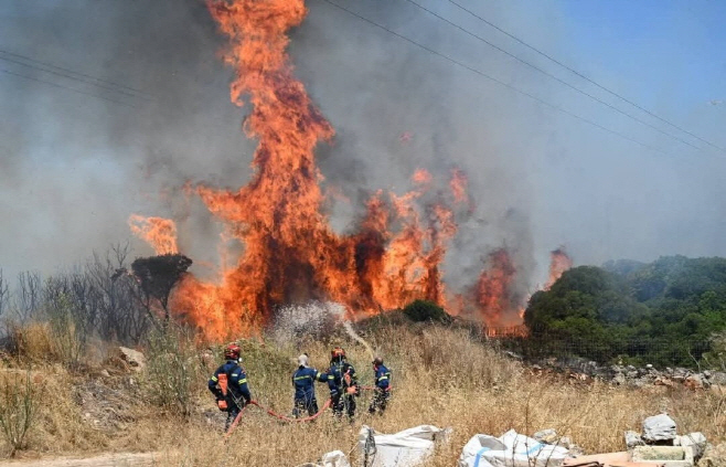 EUROPE-WEATHER/GREECE-WILDFIRE <YONHAP NO-0961> (REUTERS)