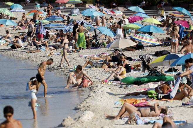 FRANCE WEATHER SUMMER <YONHAP NO-0796> (EPA)