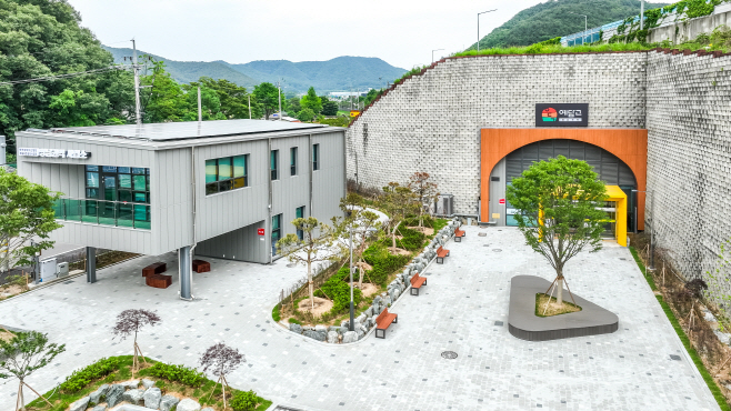 1.예담고 전경