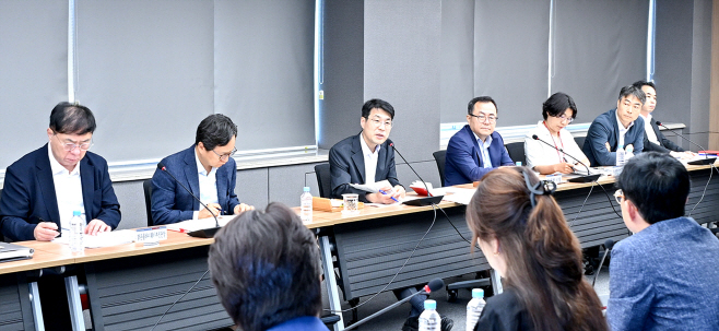 [붙임]_간부회의_사진_2