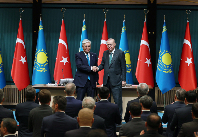 T?RKIYE- ANKARA-KAZAKH PRESIDENT-VISIT <YONHAP NO-0923> (XINHUA)