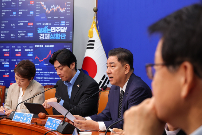 발언하는 김병기 직무대행<YONHAP NO-1774>