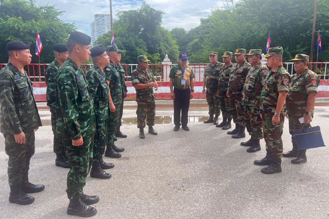 TOPSHOT-THAILAND-CAMBODIA-BORDER-CONFLICT <YONHAP NO-0958> (AFP)