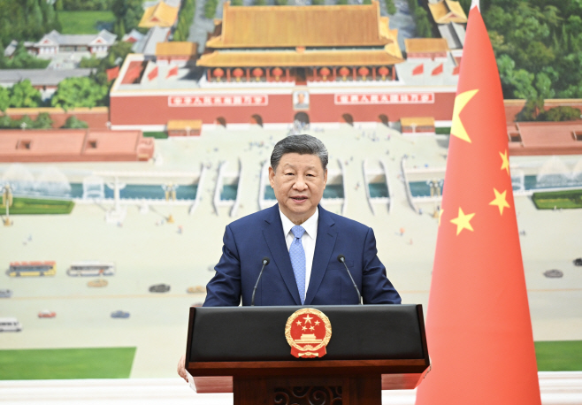 CHINA-BEIJING-XI JINPING-AMBASSADOR... <YONHAP NO-3434> (XINHUA)