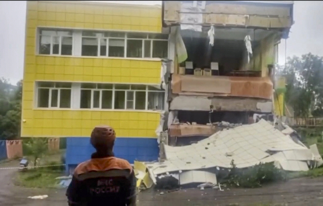 RUSSIA EARTHQUAKE TSUNAMI <YONHAP NO-3791> (EPA)