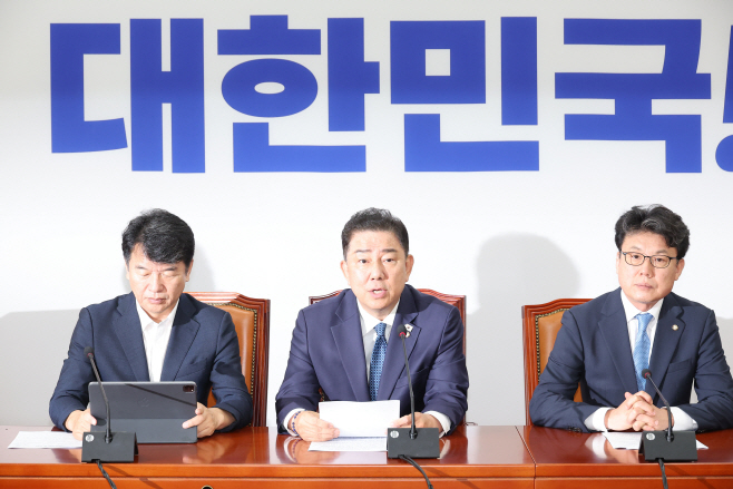 발언하는 김병기 당대표 직무대행<YONHAP NO-3188>