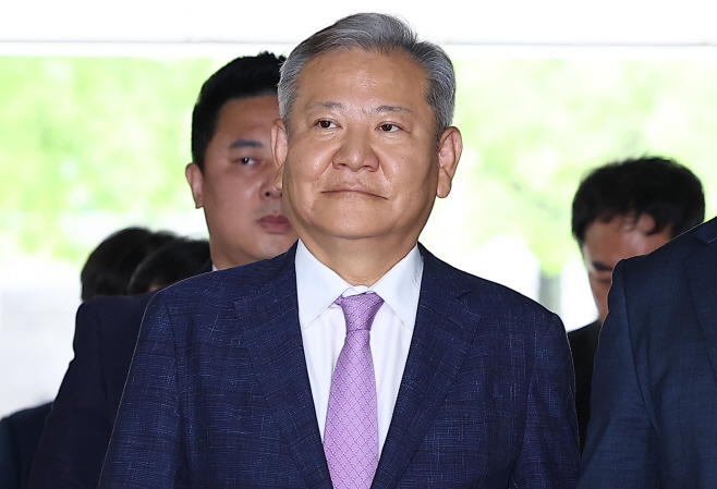 영장심사 위해 법원 향하는 이상민 전 장관