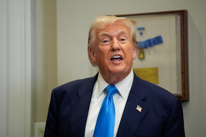 TRUMP CONGRESSIONAL BILL <YONHAP NO-1776> (UPI)