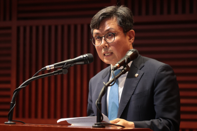 인사말하는 안도걸 의원<YONHAP NO-3343>