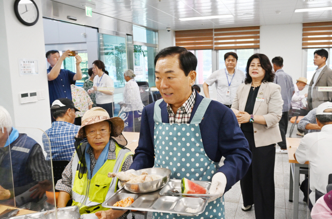 0_대합면 새마을부녀회, 중복 맞아 삼계탕 나눔 펼쳐2