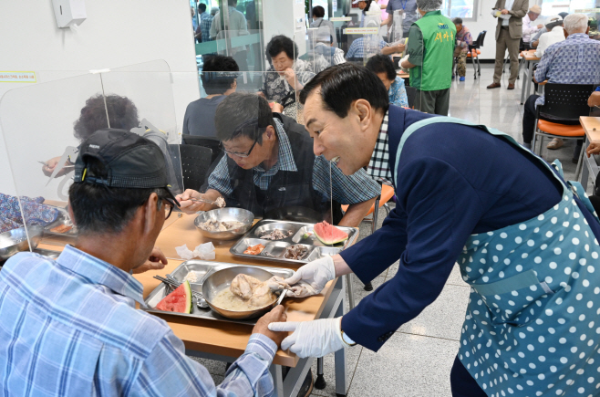 0_대합면 새마을부녀회, 중복 맞아 삼계탕 나눔 펼쳐3
