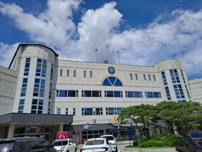 가평군청사 전경