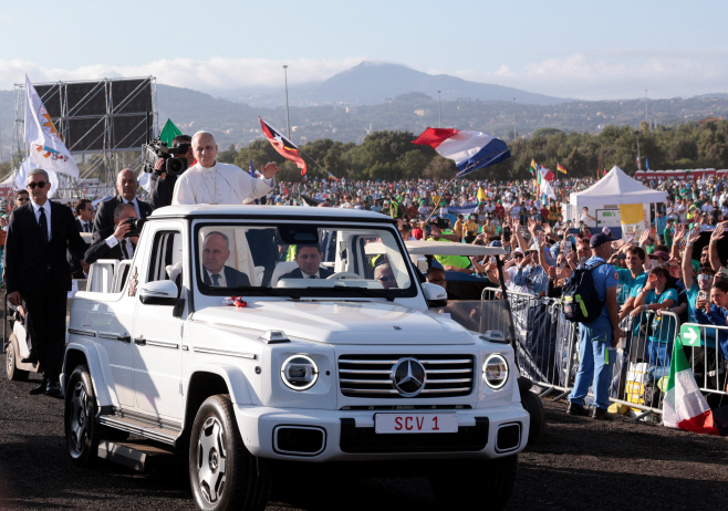 POPE-LEO/YOUTH <YONHAP NO-2918> (REUTERS)