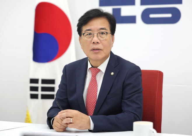연합뉴스와 인터뷰하는 국민의힘 송언석 원내대표<YONHAP NO-0762>