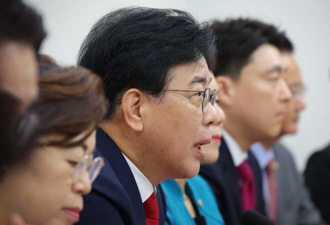 발언하는 국민의힘 송언석 비상대책위원장<YONHAP NO-2422>
