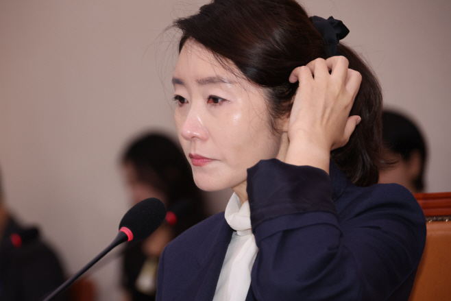 질문 받는 강선우 여가부 장관 후보자