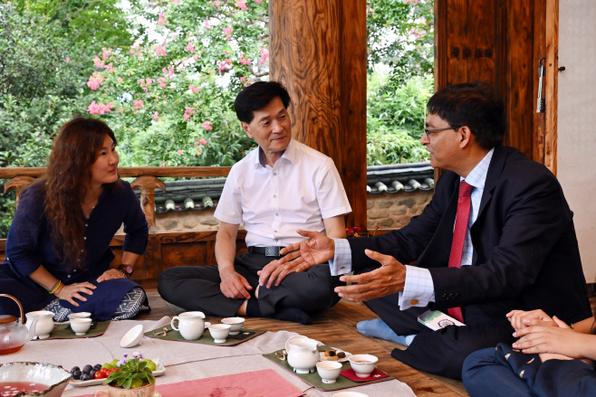 20250804-주한인도대사 밀양 방문... 한·인도 교류 활성화 방안 논의(1)