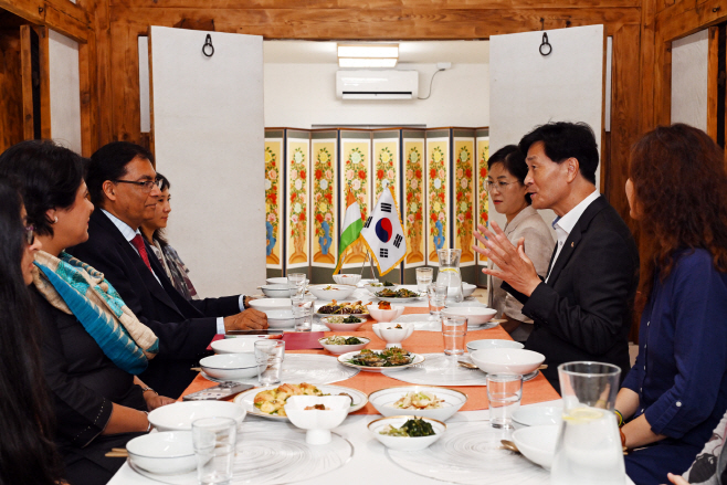 20250804-주한인도대사 밀양 방문... 한·인도 교류 활성화 방안 논의(2)