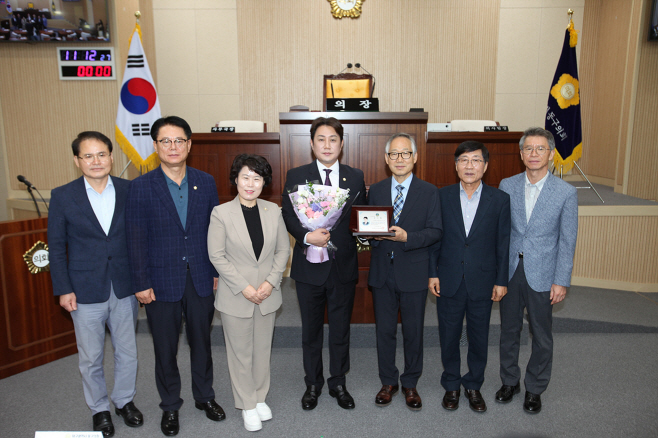 [붙임]_자치경찰사무_지원_조례_제정_관련_감사패_수여식_사진_1