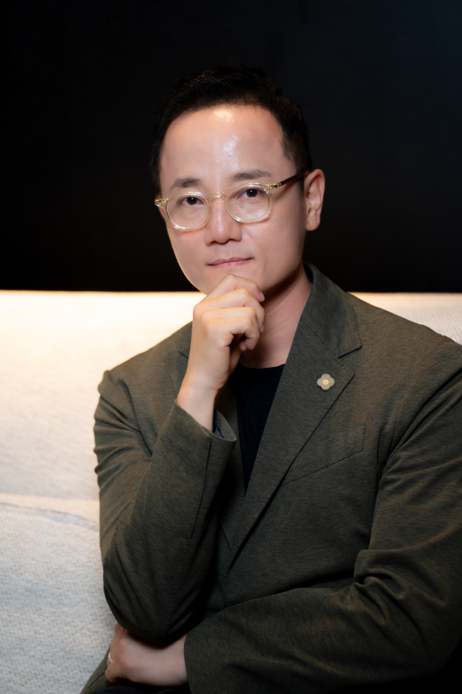 필감성 감독