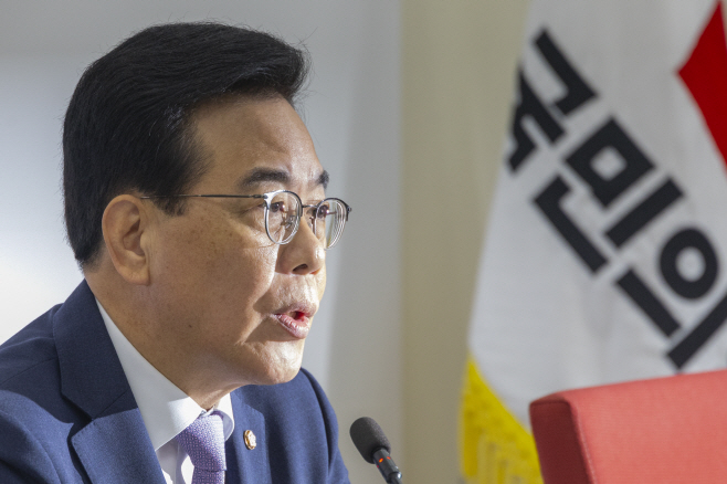 기자간담회 하는 국민의힘 송언석 비대위원장<YONHAP NO-2473>