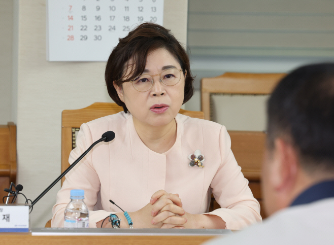 현대차 간담회서 발언하는 김정재 정책위의장<YONHAP NO-2044>