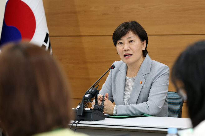 송미령 농식품부 장관, 출입기자단 간담회<YONHAP NO-3445>