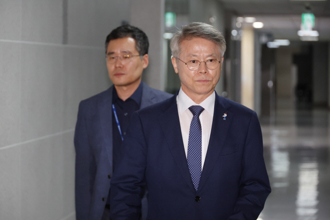 검찰개혁 당정협의회 참석하는 민형배 의원<YONHAP NO-3999>