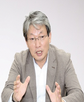 유진섭