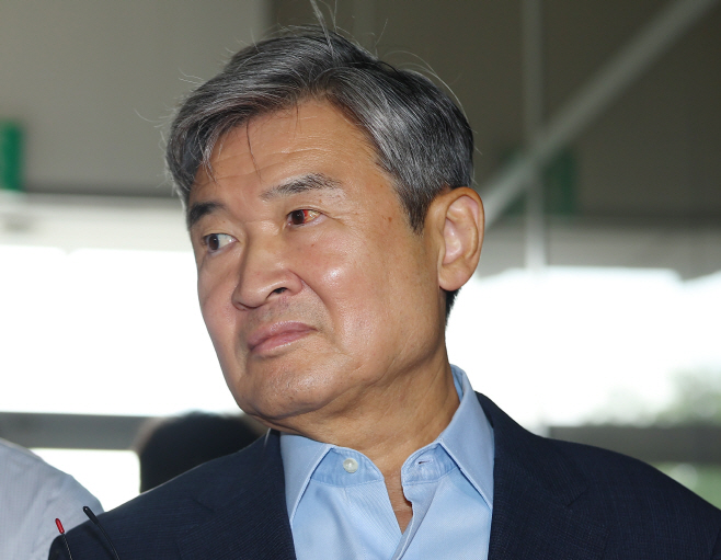 충혈된 눈으로 해병특검 출석하는 조태용 전 국...<YONHAP NO-2266>