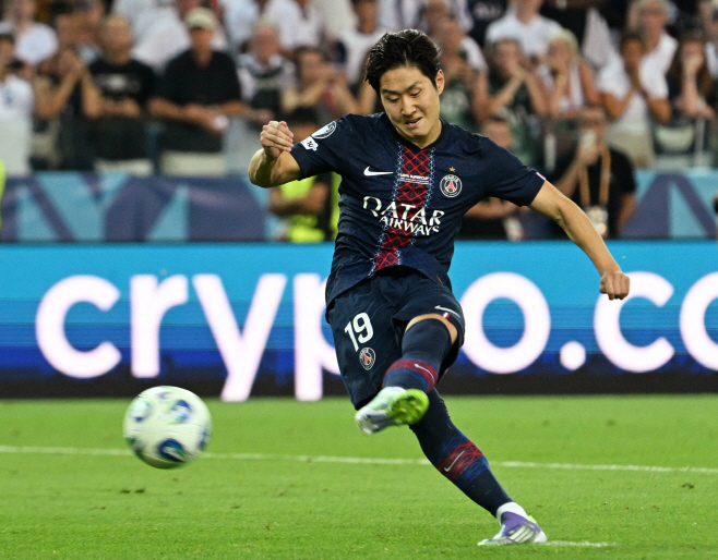 SOCCER-SUPER-PSG-TOT/ <YONHAP NO-2671> (REUTERS)