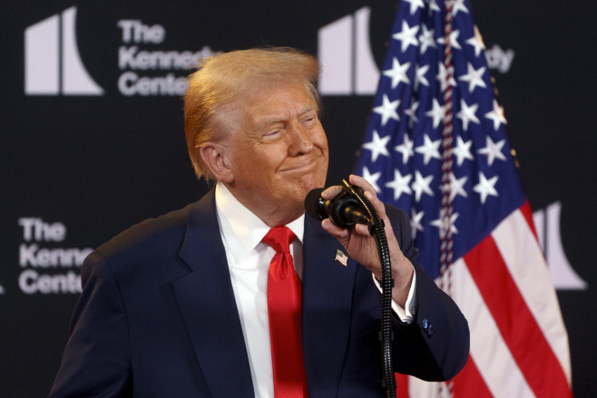 epaselect USA TRUMP AWARDS <YONHAP NO-3198> (EPA)