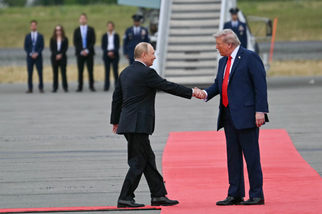 US-UKRAINE-RUSSIA-CONFLICT-SUMMIT-TRUMP-PUTIN