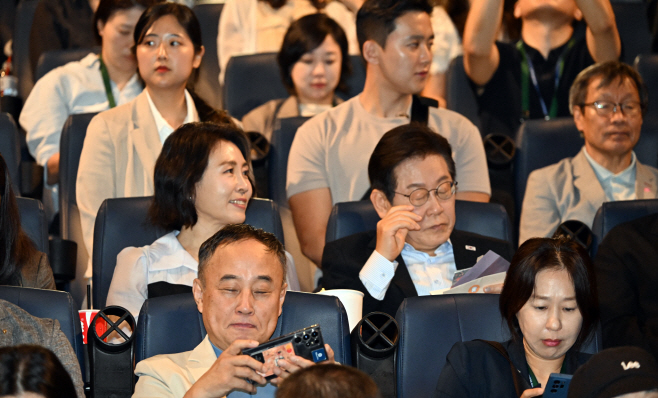 이재명 대통령 부부, 영화 '독립군:끝나지 않은 전쟁' 관람