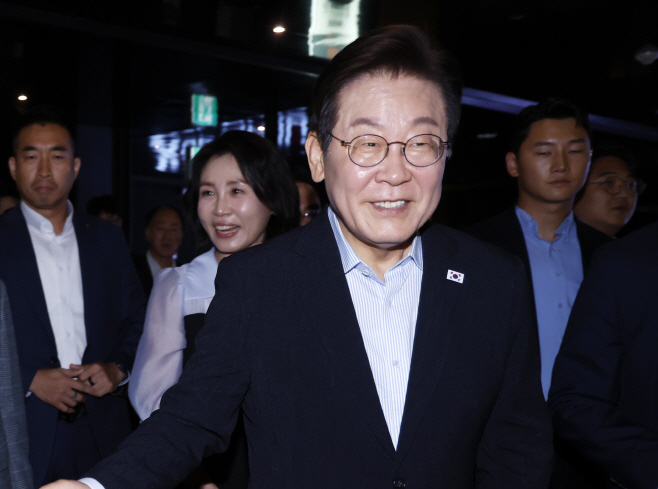 영화관람 마친 이재명 대통령 부부