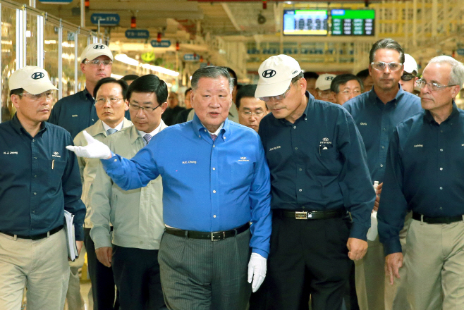 250818_현대차그룹 3대 경영진 오토모티브뉴스 100주년 기념상 수상9_정몽구 명예회장