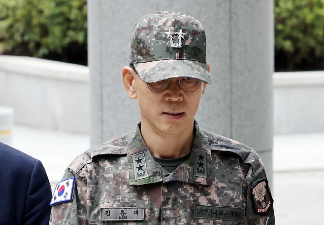 내란 특검 조사 출석하는 김용대 드론작전사령관<YONHAP NO-3066>