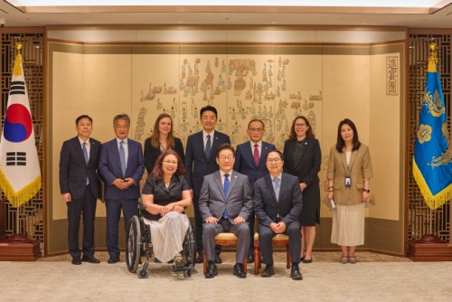 Lee meets U.S. senators, eyes results from Trump summit