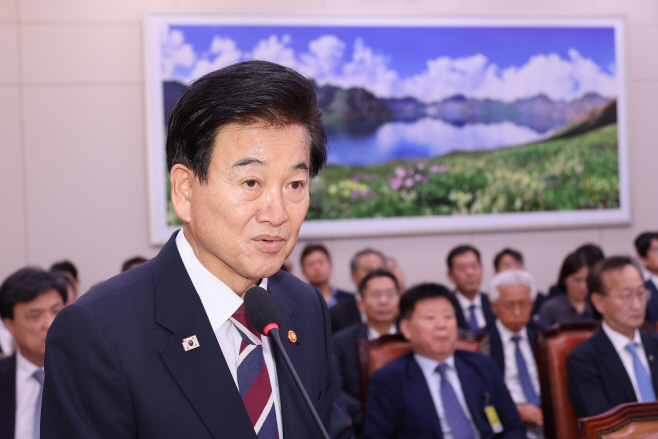 제안 설명하는 정동영 통일부장관<YONHAP NO-3530>