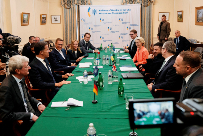 UKRAINE-CRISIS/SUMMIT
