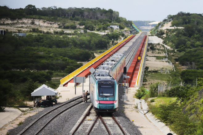 Mexico Maya Train <YONHAP NO-1791> (AP)