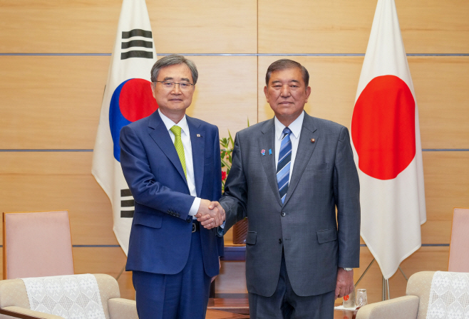 조현 외교장관, 이시바 일본 총리 예방