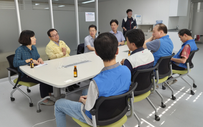 [붙임]_노동복지회관_이동노동자쉼터_방문_사진_1