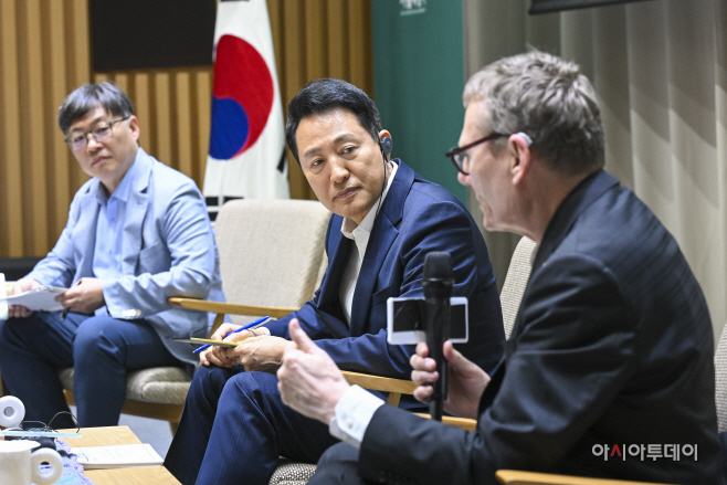 오세훈 시장, 노벨경제학상 수상자 특별대담1
