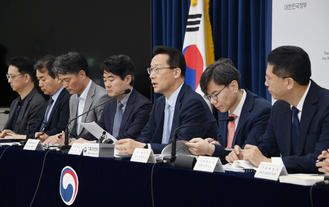 윤인대 차관보, 새정부 경제성장전략 상세 브리핑 (4)