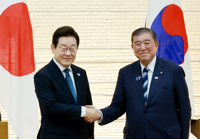 한일 정상, 공동 언론 발표를 마치며